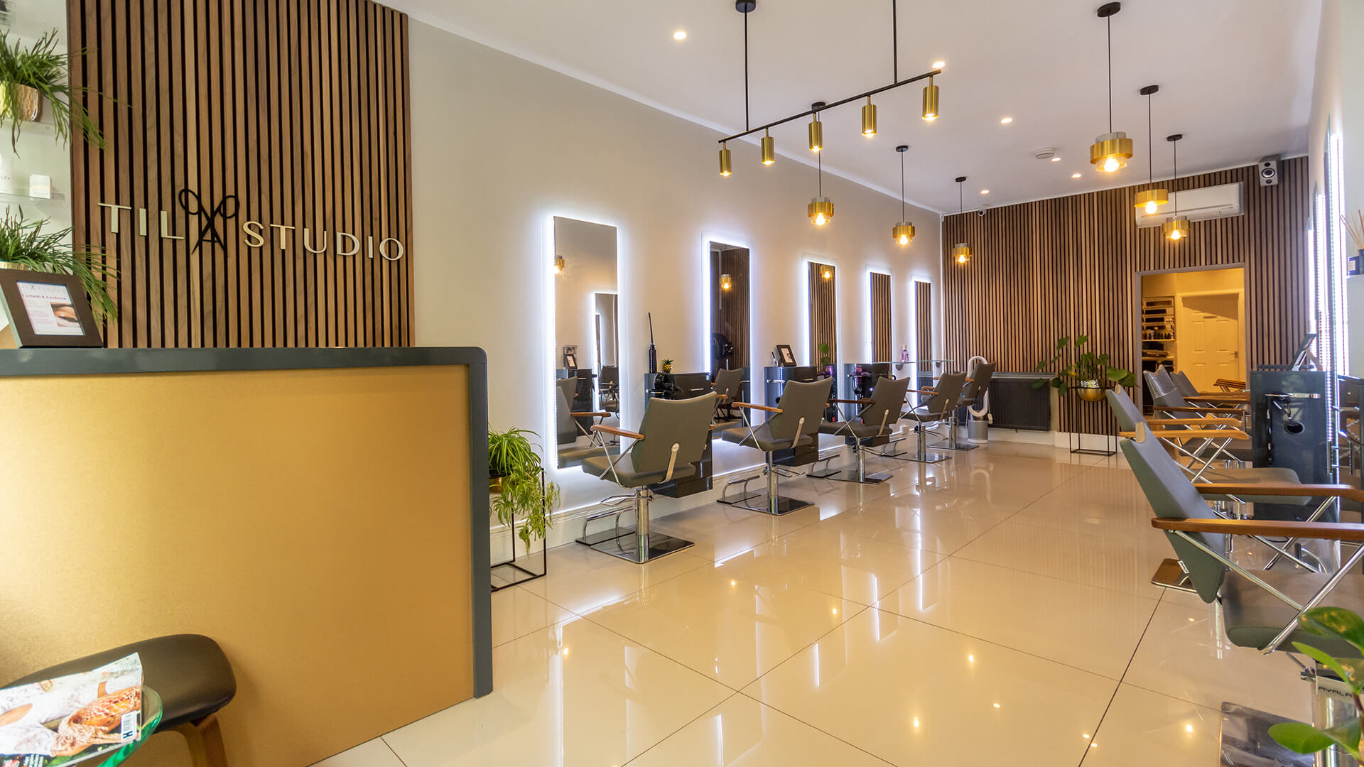 Salon Interior 2022